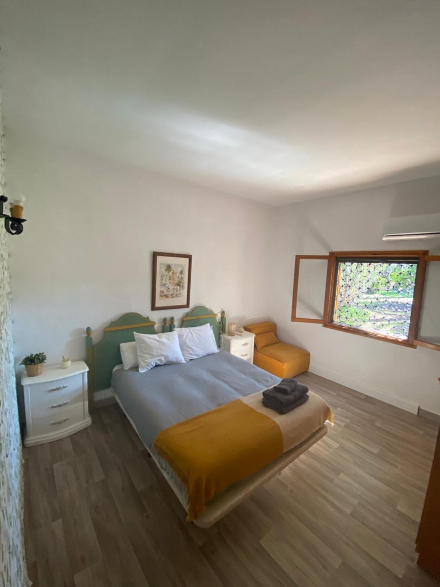 Bed and Breakfast Pink Lemon House Эльче Экстерьер фото