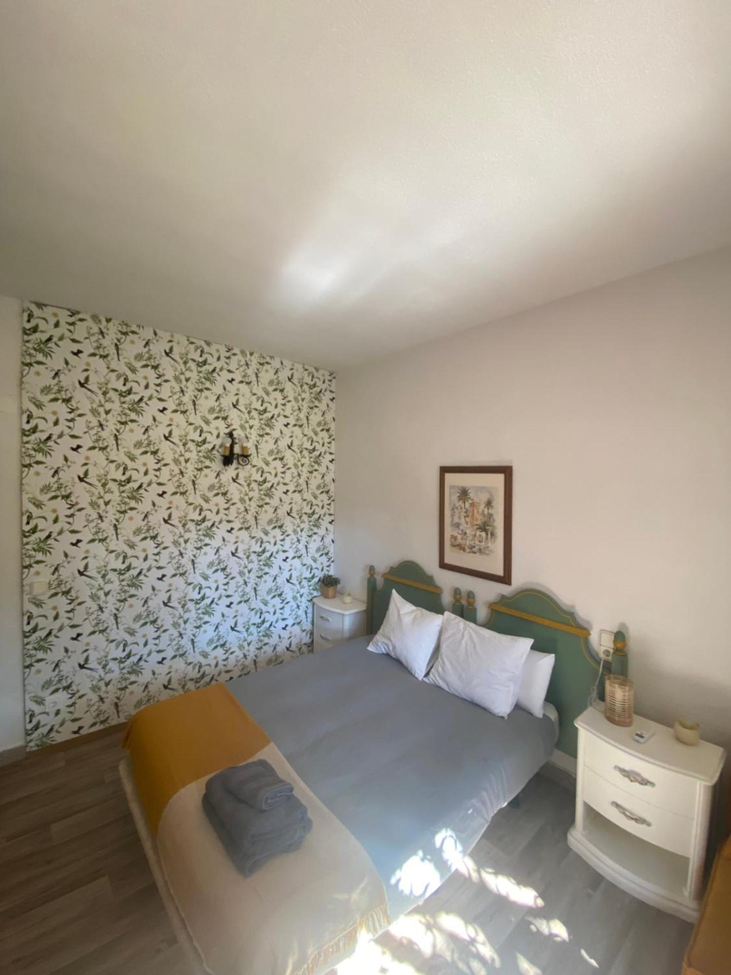 Bed and Breakfast Pink Lemon House Эльче Экстерьер фото