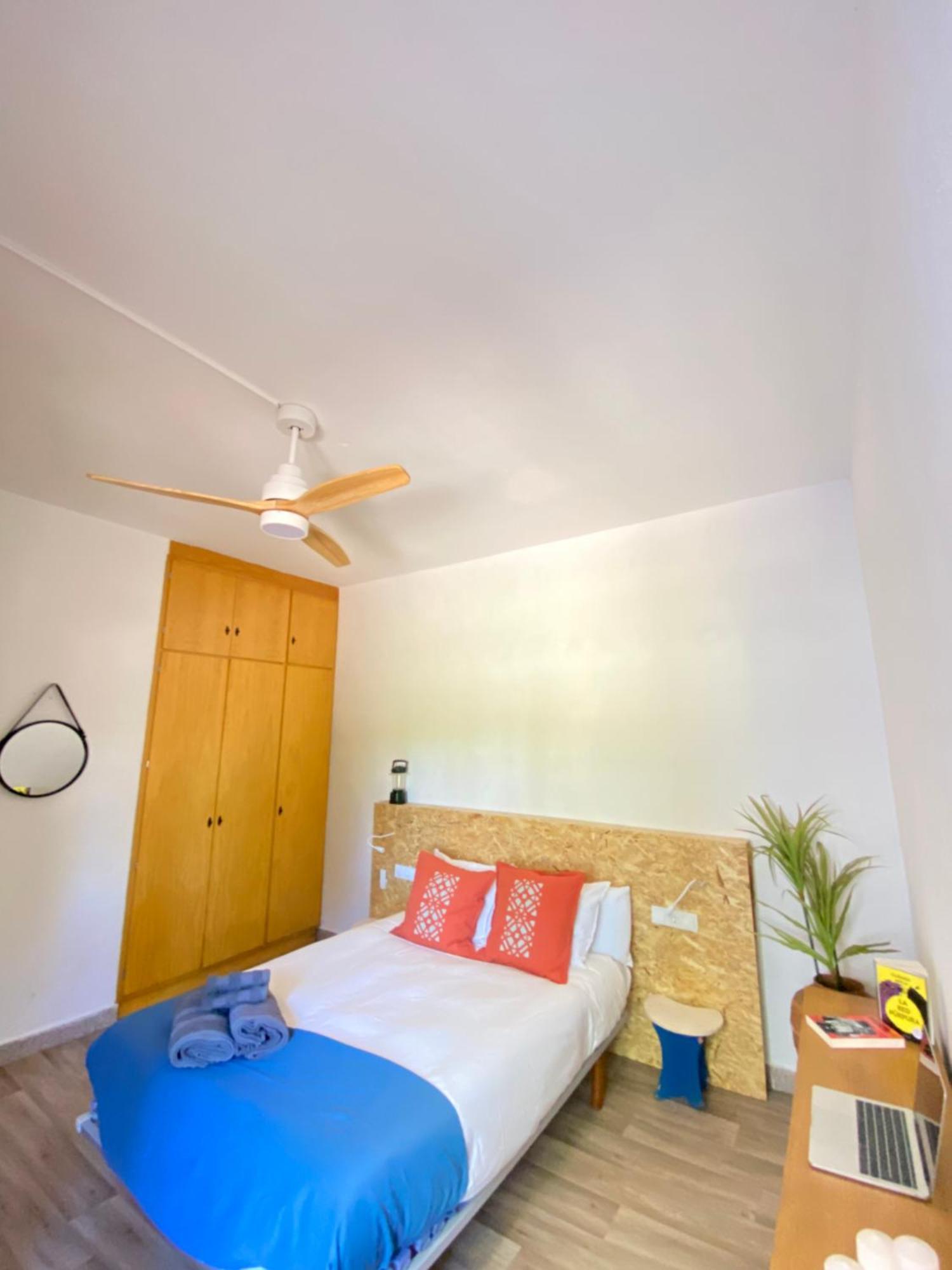 Bed and Breakfast Pink Lemon House Эльче Экстерьер фото