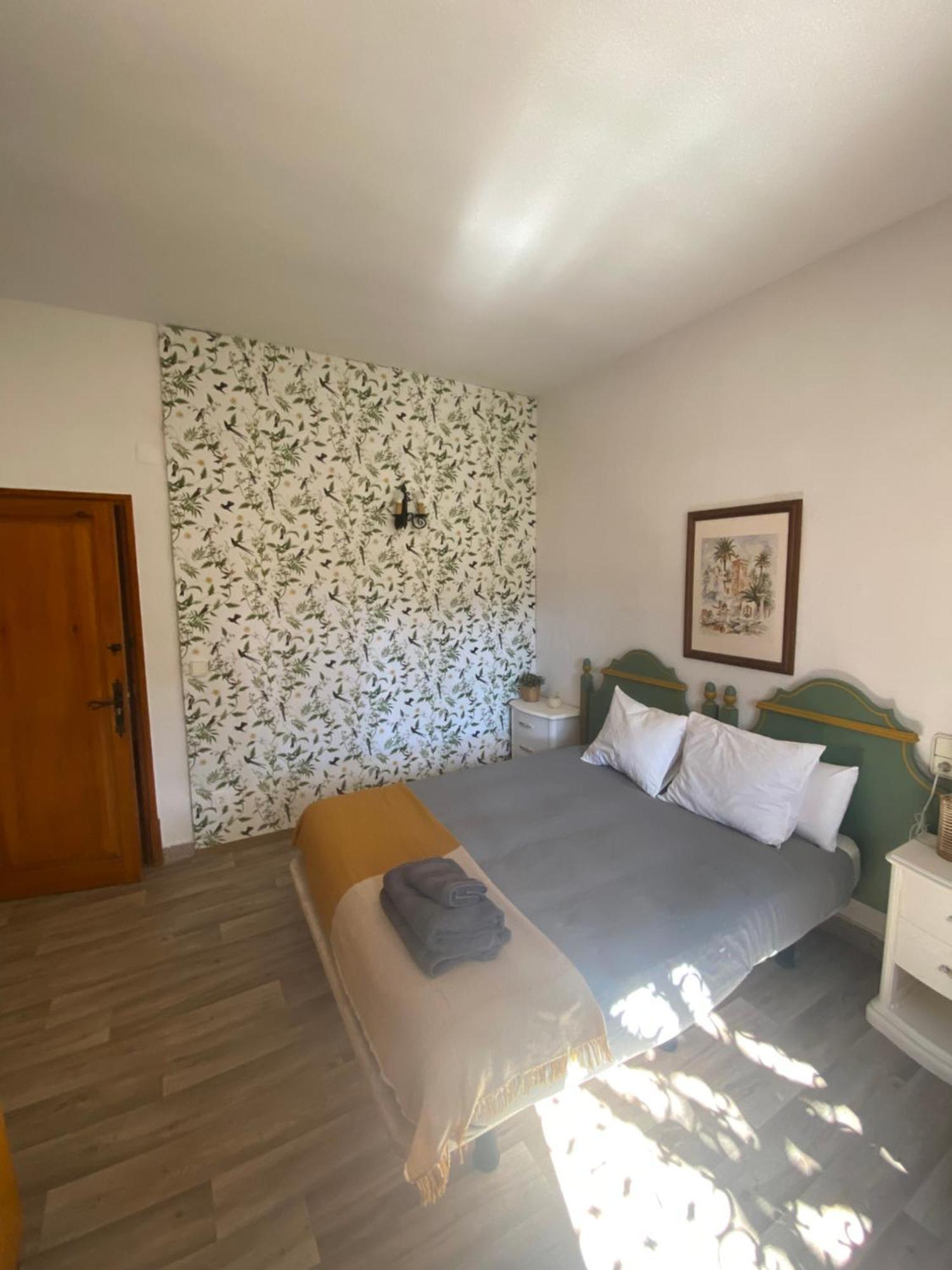 Bed and Breakfast Pink Lemon House Эльче Экстерьер фото