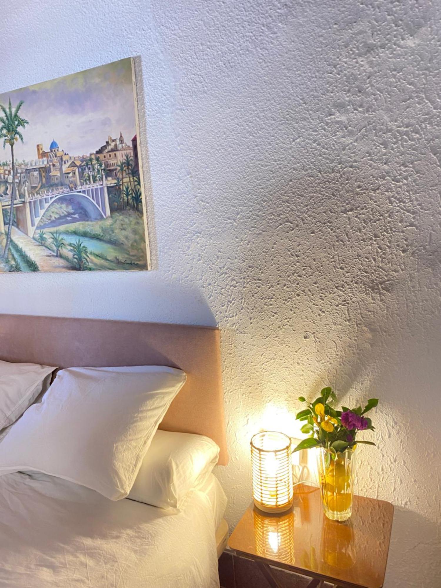 Bed and Breakfast Pink Lemon House Эльче Экстерьер фото